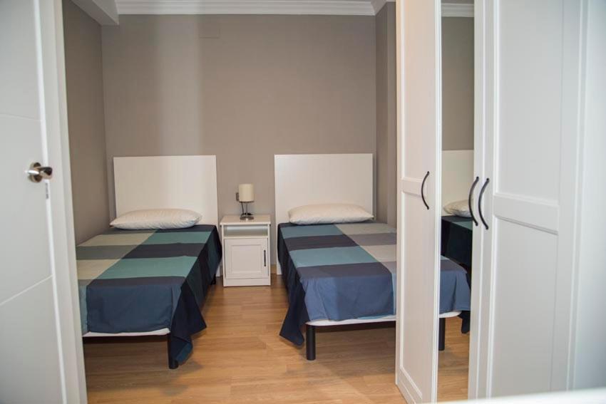 Apartamento Reus 2 - Parking Gratuito Kültér fotó